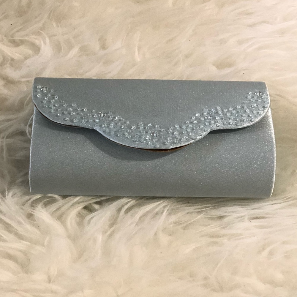 LIGHT BLUE CLUTCH